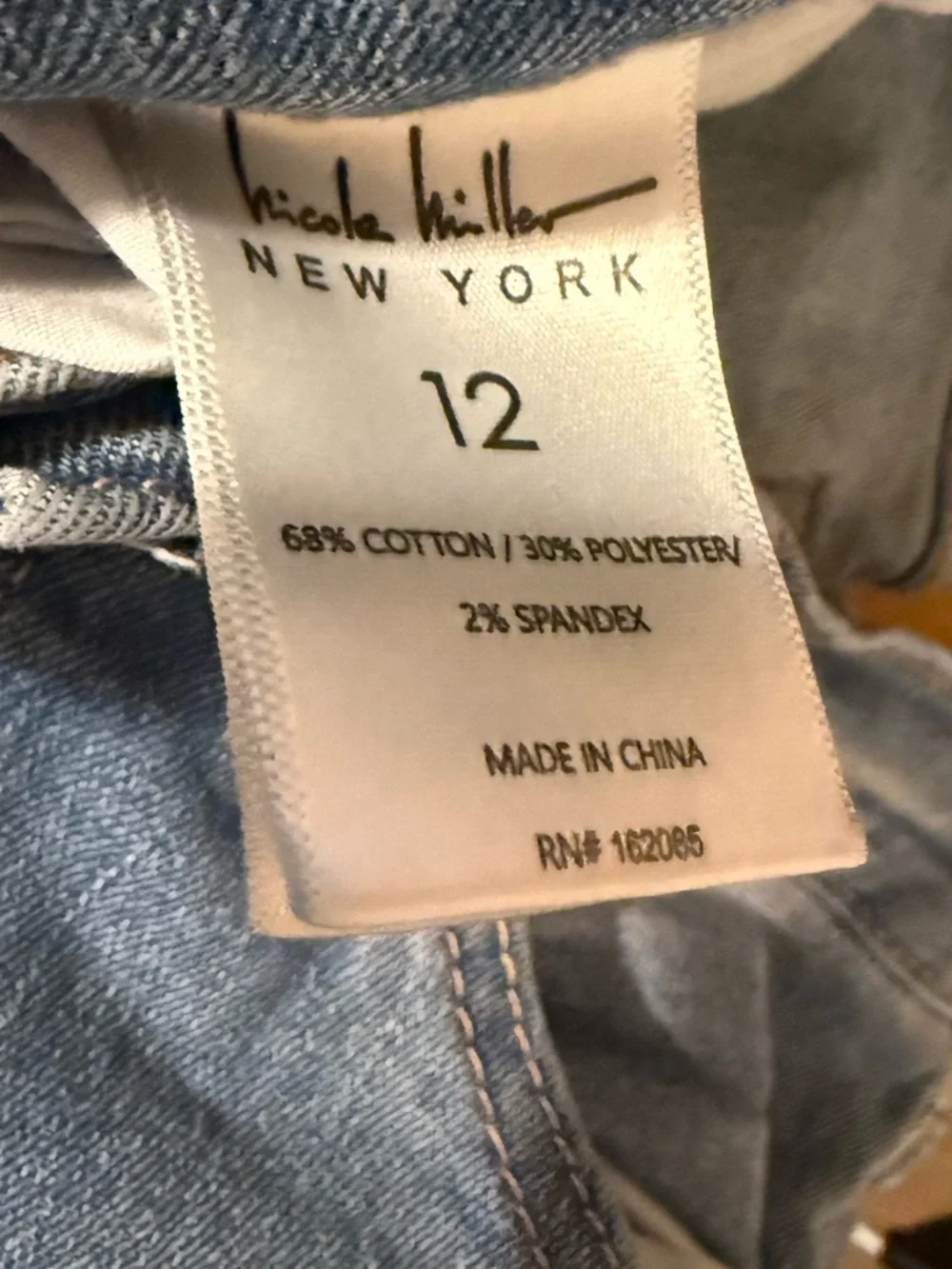 Nicole Miller size 12 distressed Light Wash Denim Jeans - Picture 3 of 4